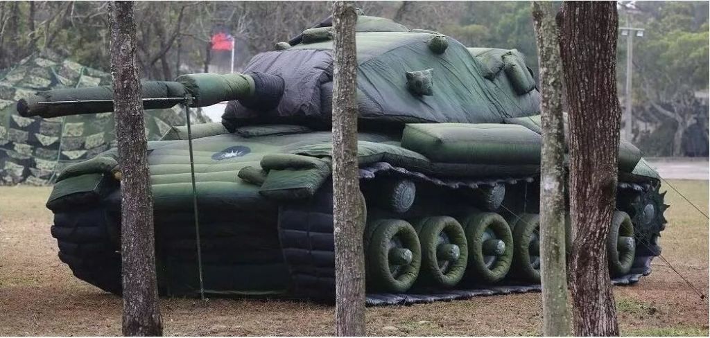 郊区军用充气坦克
